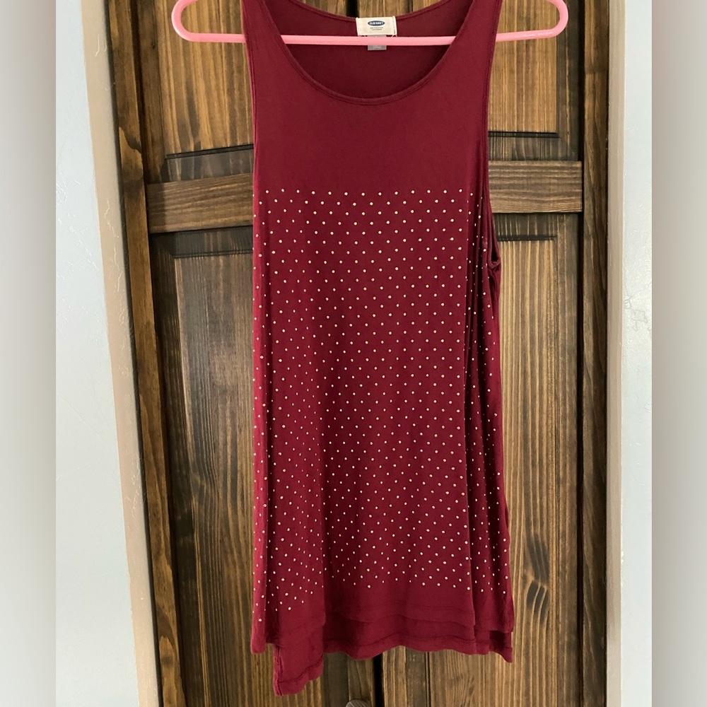 Maroon tunic top with studs